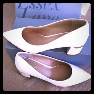 Essex Lane White Pumps High Heels 8 Like New DSW
